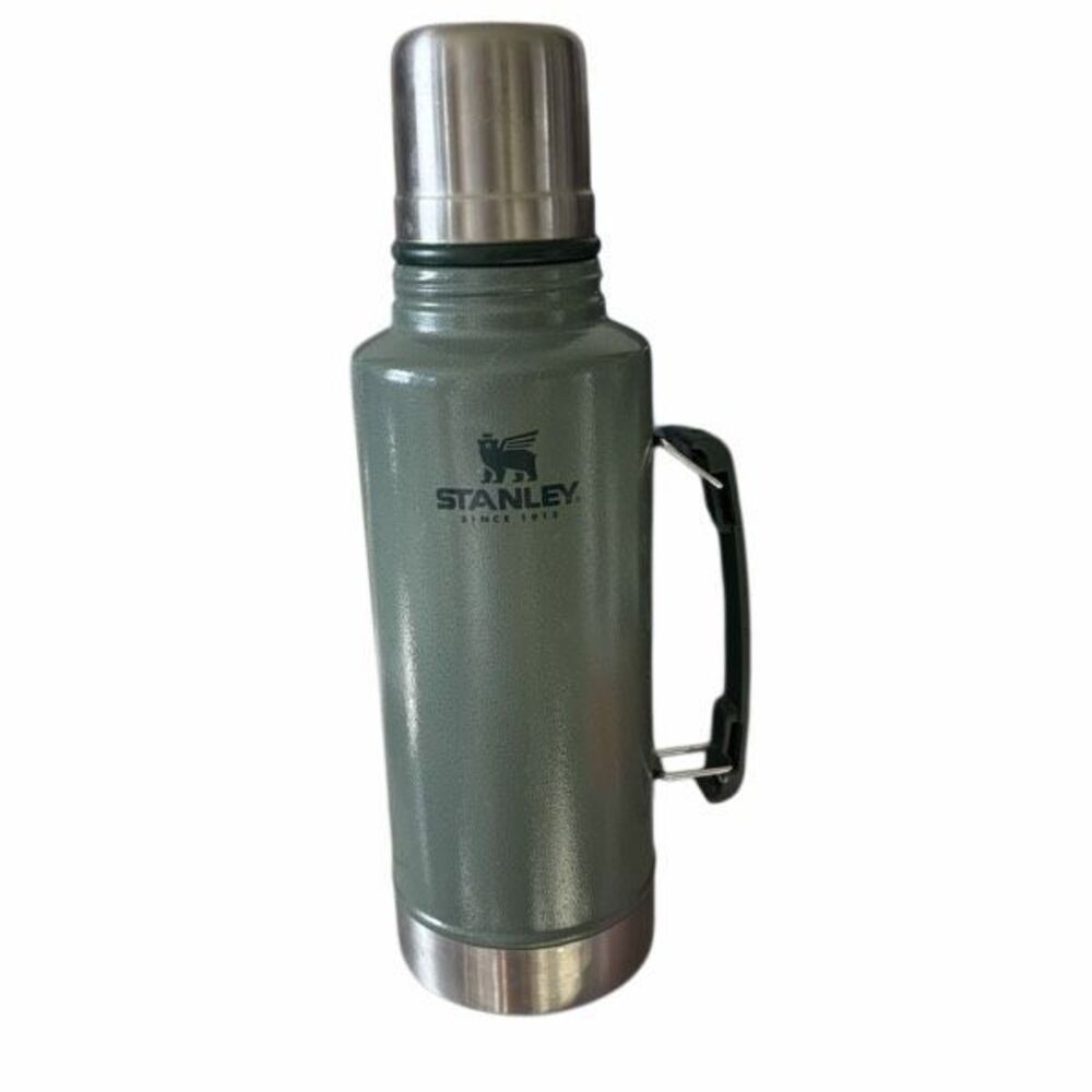 Stanley Classic Legendary Vacuum Bottle 2 Qt / 1.9L - Hammertone Green (XL)
